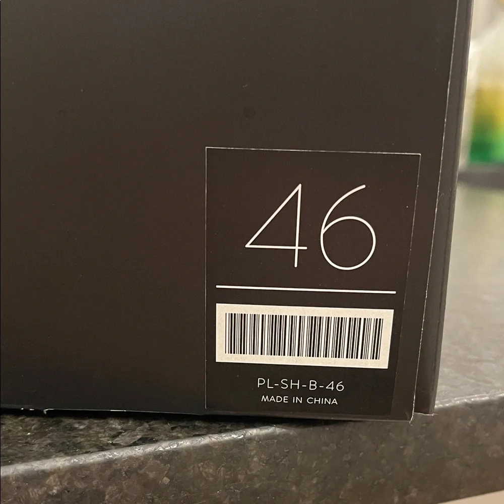 New Peloton Black and Red Cycling Shoes - Picture 6 of 6